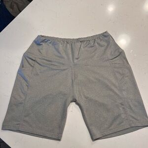 NYL Women’s Workout Short with Pockets - Grey - L